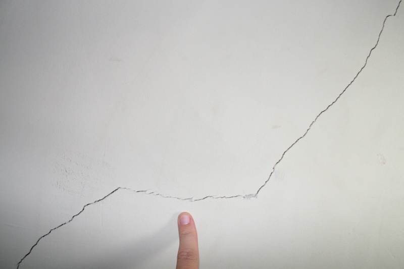 All angles of cracks and all sizes...