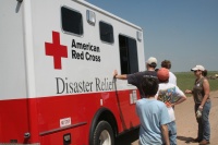 Red Cross feeds the volunteers