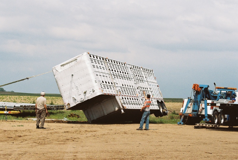 How to pick up a cattle hauler