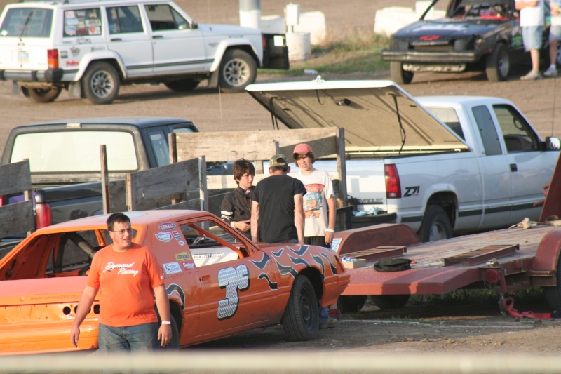 Pit Crew discusses heat race